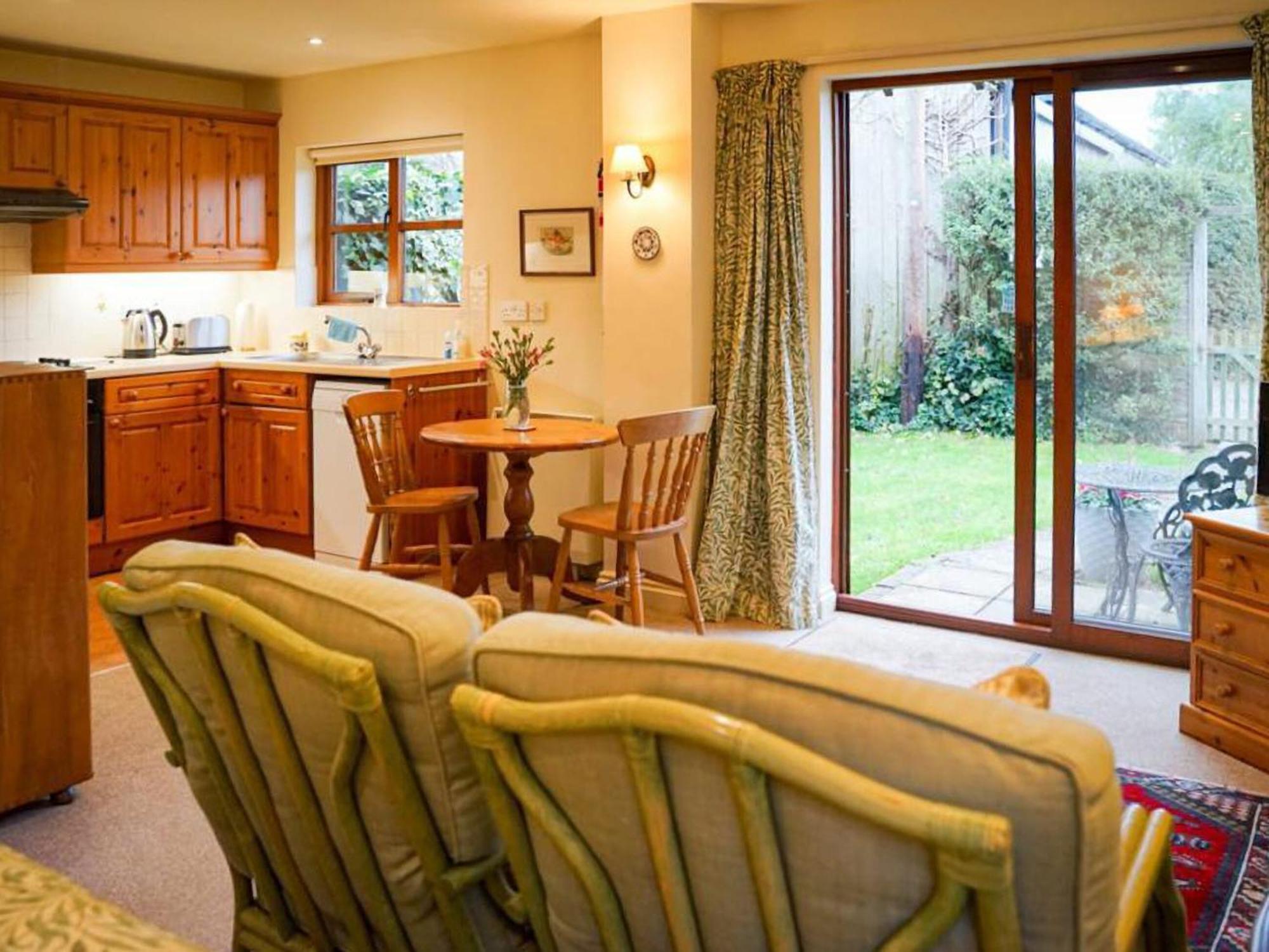 Honeysuckle Cottage North Mundham Extérieur photo